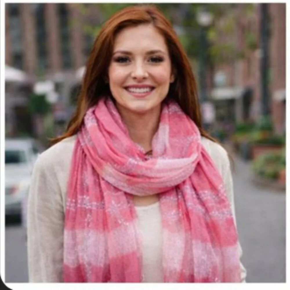 💗 Vintage Pink & White Crinkle Scarf with Silver Metallic Thread | Playful